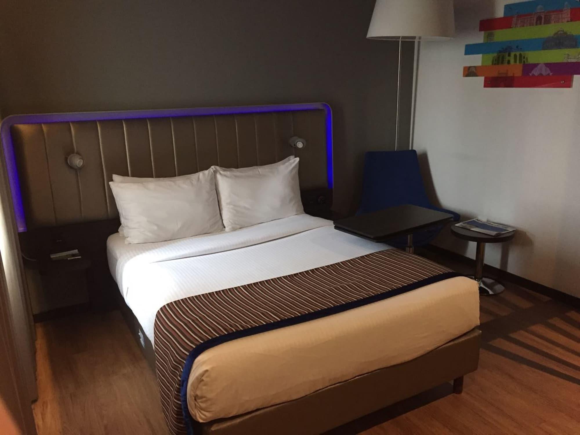 Park Inn By Radisson,South Delhi New Delhi Exteriör bild A room at the hotel