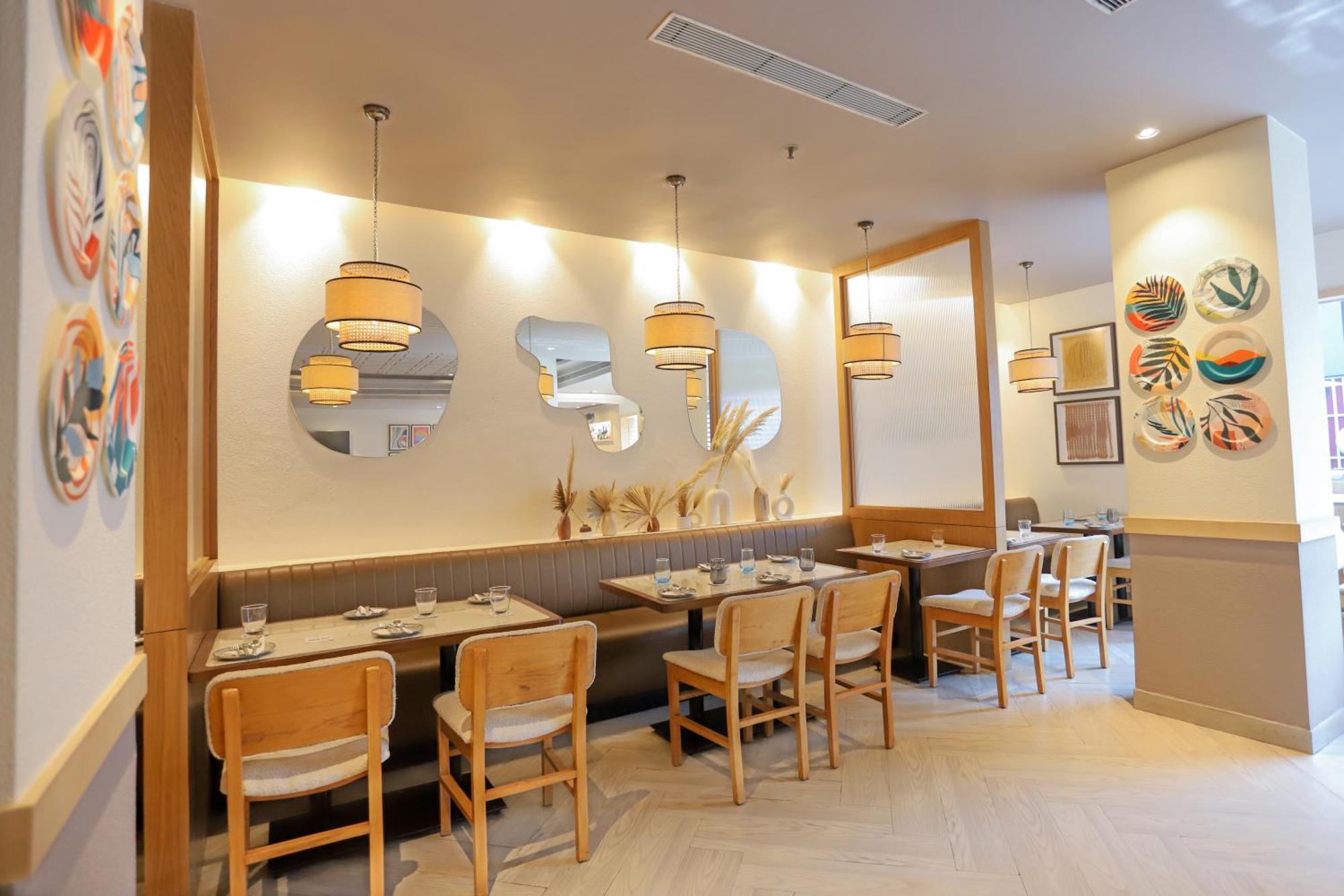 Park Inn By Radisson,South Delhi New Delhi Exteriör bild Interior of a restaurant in the United States