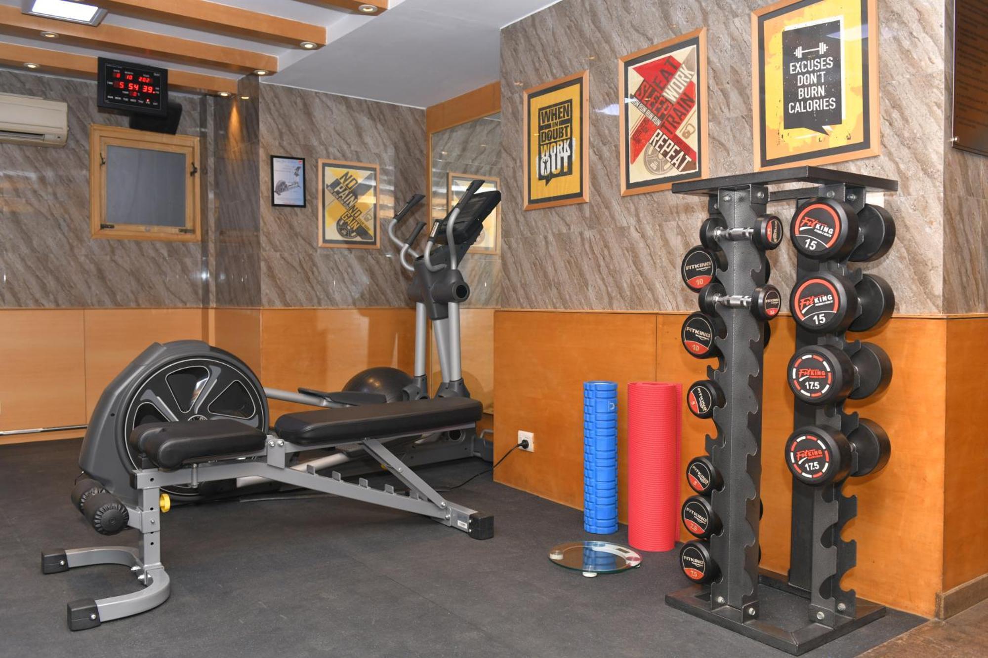 Park Inn By Radisson,South Delhi New Delhi Exteriör bild A typical home gym