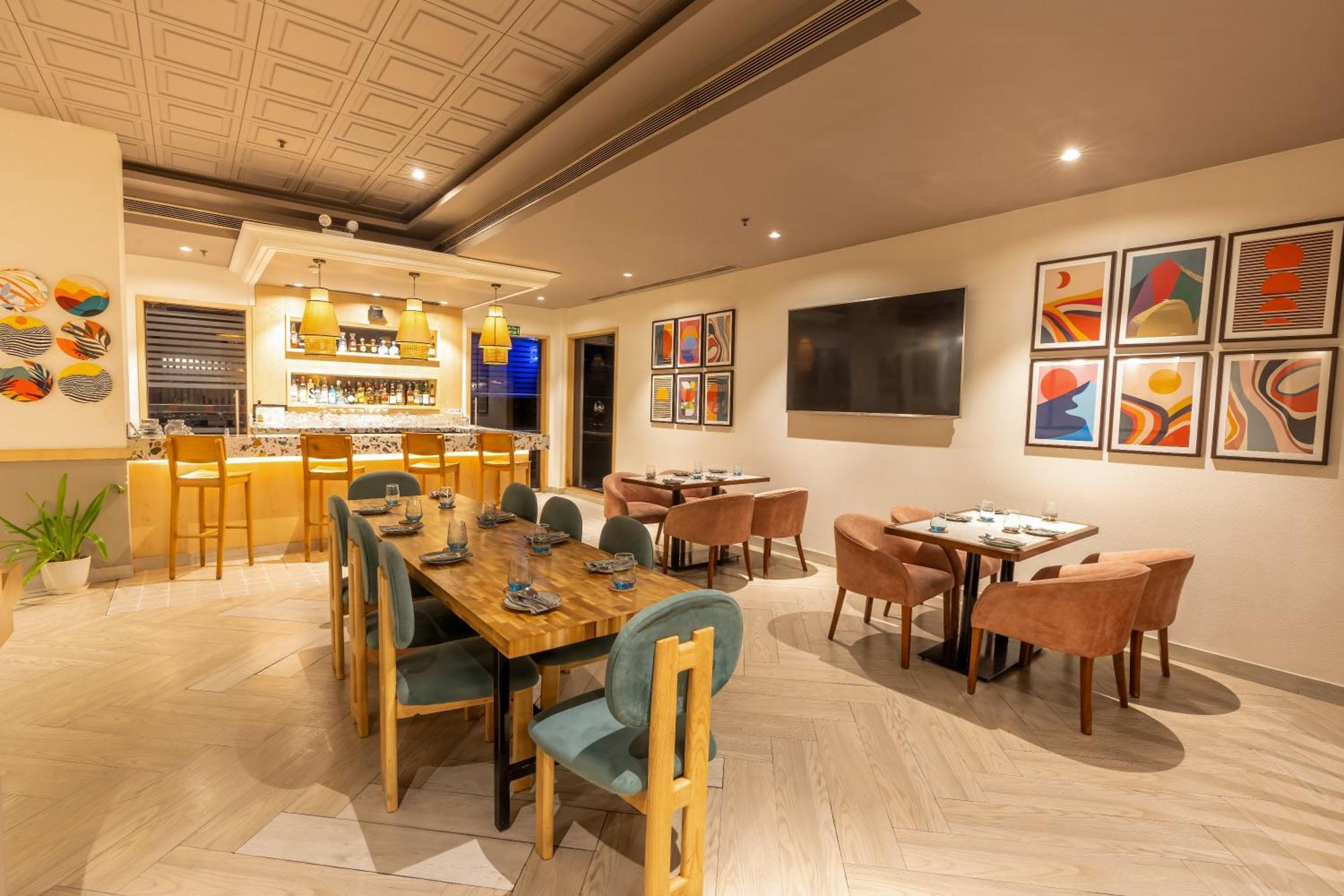 Park Inn By Radisson,South Delhi New Delhi Exteriör bild The interior of the lounge