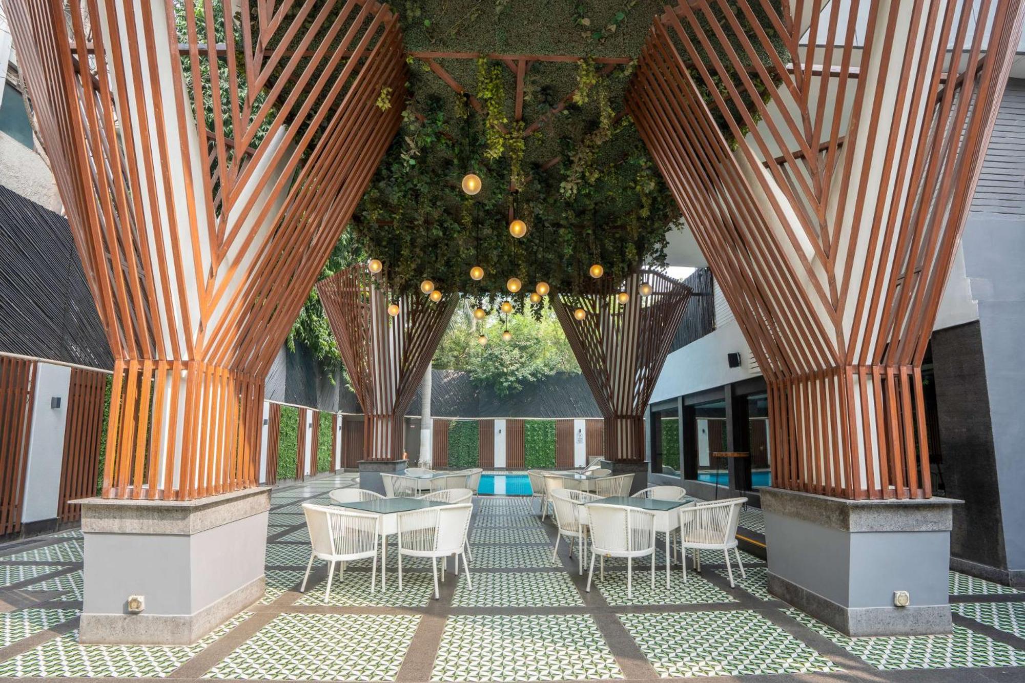 Park Inn By Radisson,South Delhi New Delhi Exteriör bild The interior of the hotel