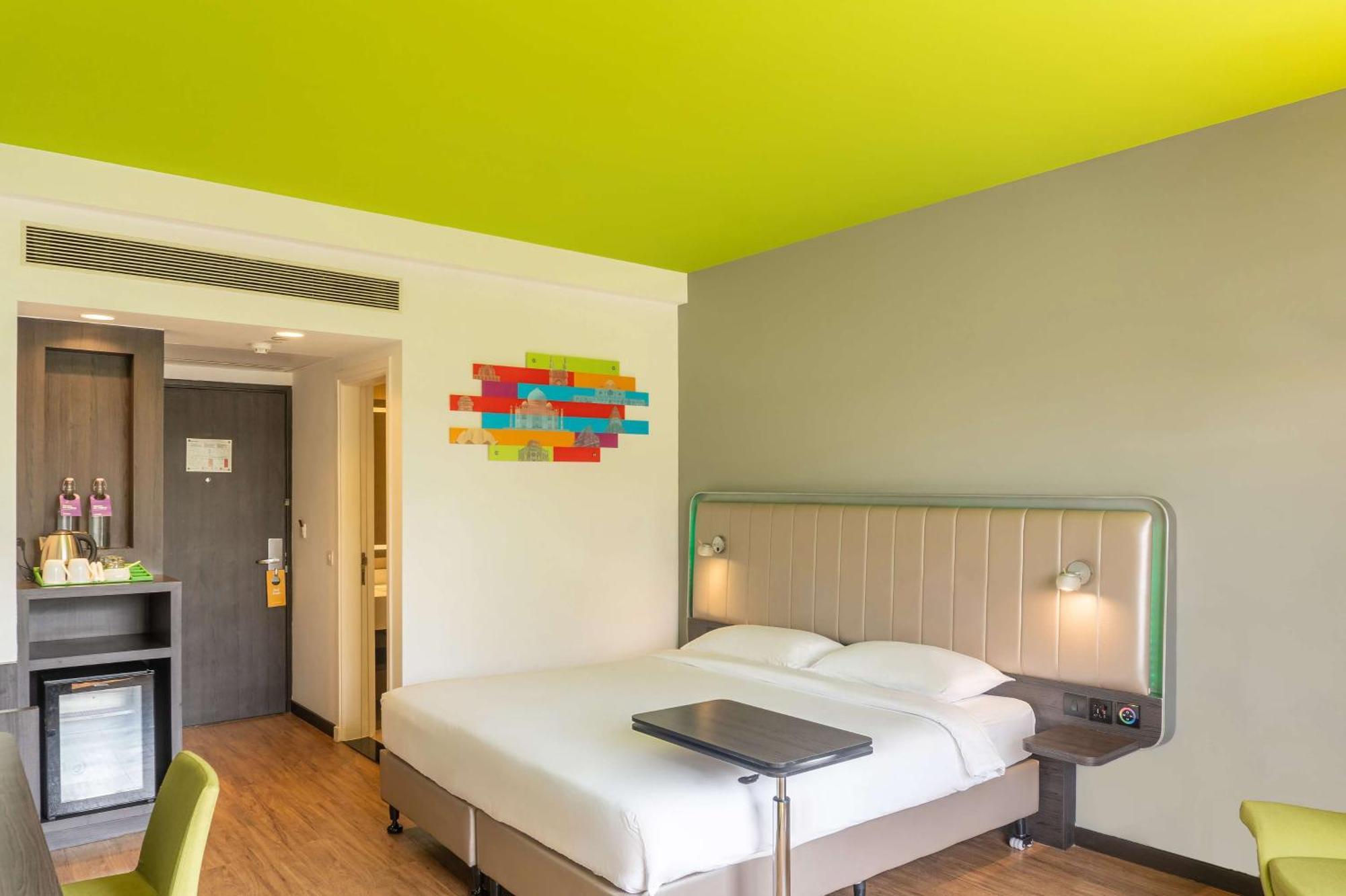Park Inn By Radisson,South Delhi New Delhi Exteriör bild A room at the hotel