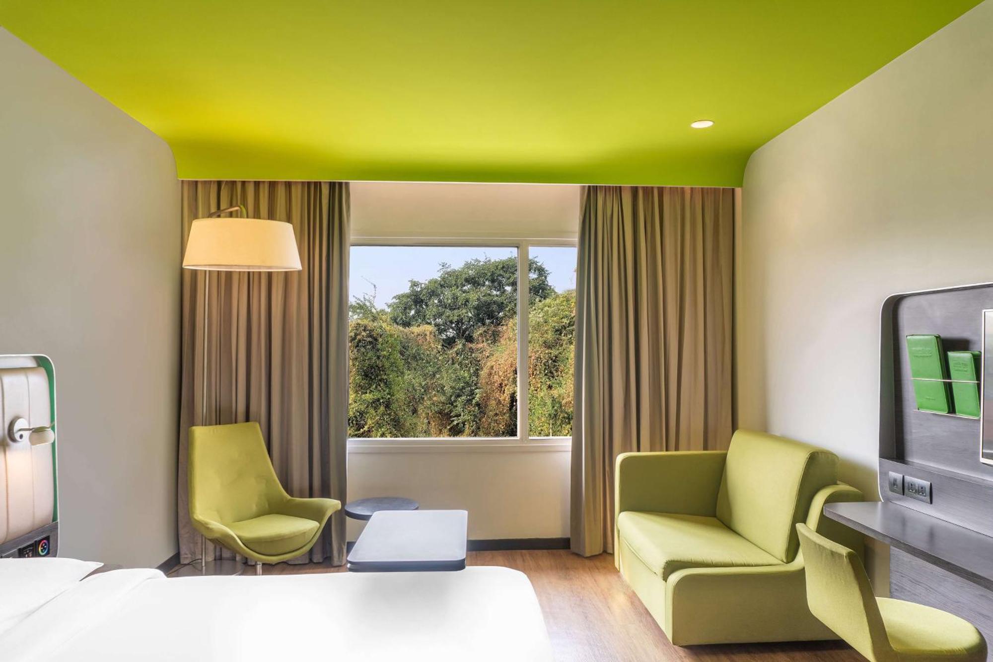 Park Inn By Radisson,South Delhi New Delhi Exteriör bild A room at the hotel