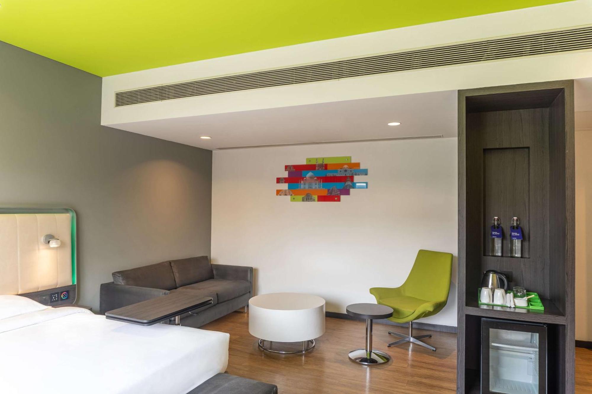 Park Inn By Radisson,South Delhi New Delhi Exteriör bild A room at the hotel