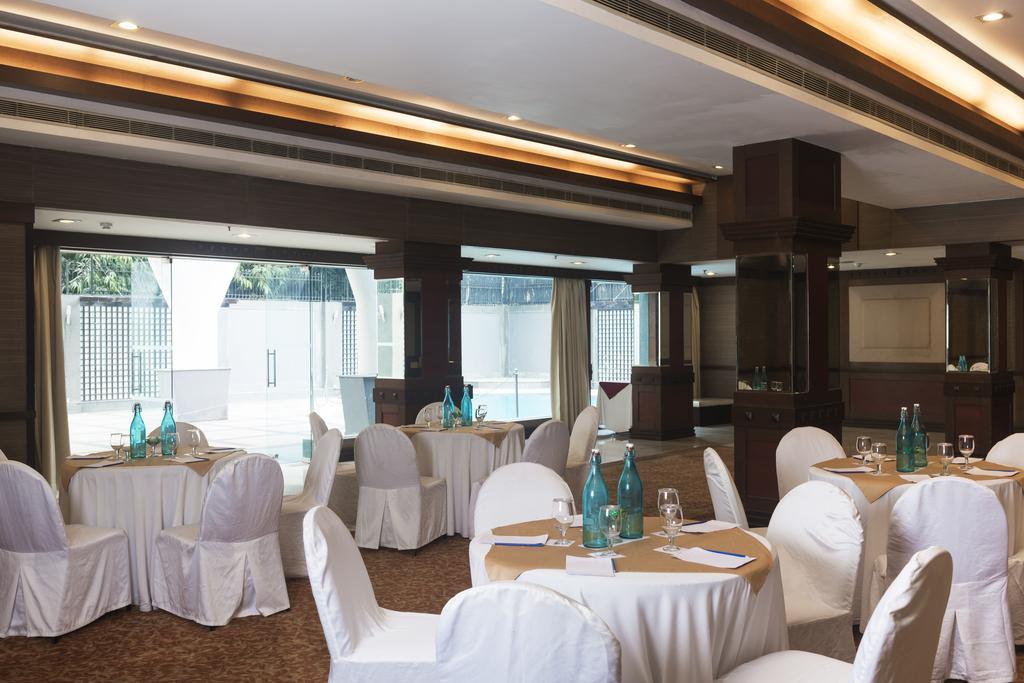 Park Inn By Radisson,South Delhi New Delhi Exteriör bild The Royal