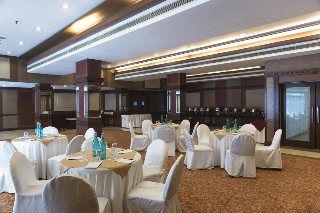Park Inn By Radisson,South Delhi New Delhi Exteriör bild The Royal Hall